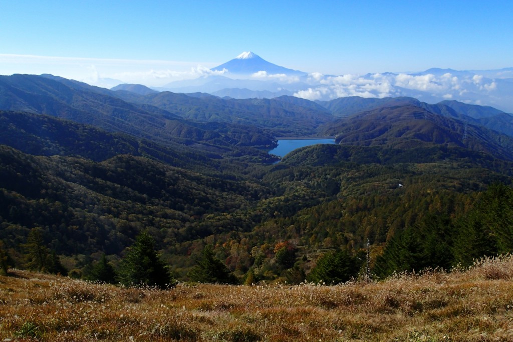 初冠雪した富士山